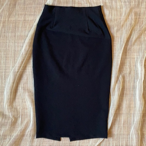 ZARA sleek pencil skirt - Picture 2 of 4